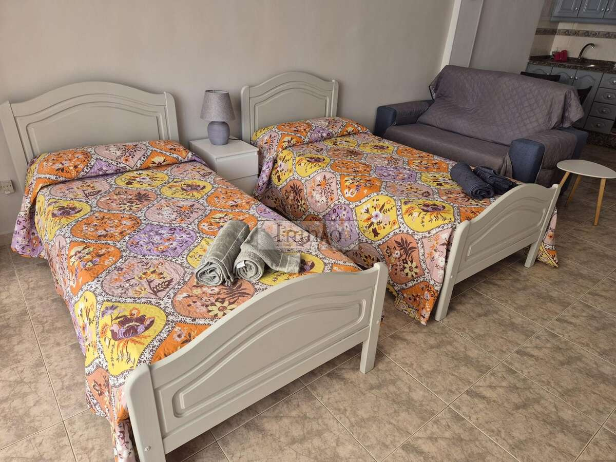 Vive o Invierte en el Corazón de Los Cristianos – Estudio en Parque Margarita