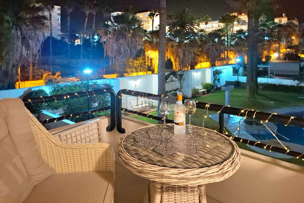 Moderno apartamento con terraza en el corazón de Playa de las Américas – Complejo Colón 1