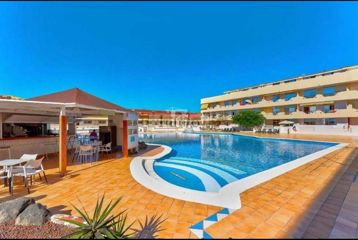 Oportunidad en Marina Palace – Apartamento con Terraza de 30 m² y Totalmente Reformado