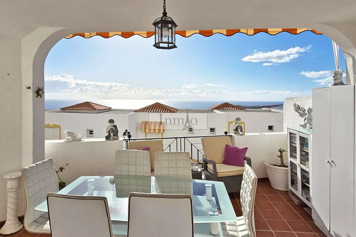Apartamento con amplia terraza y vistas panorámicas al mar en Torviscas Alto – Complejo Balcón del Atlántico 2