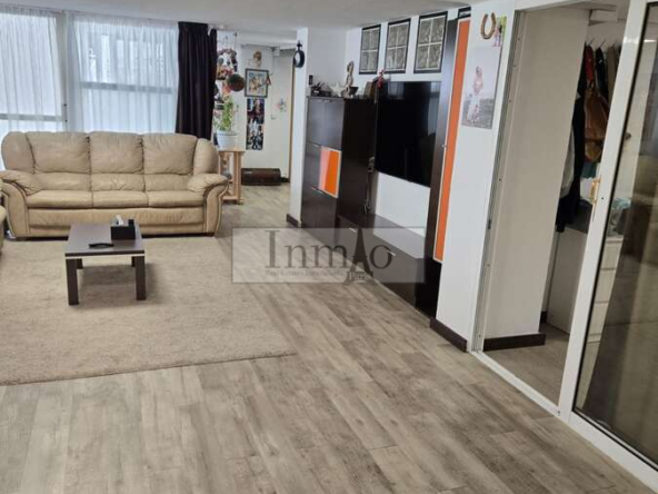 Commercial unit converted into a renovated residence in the heart of Los Cristianos – 218 m²