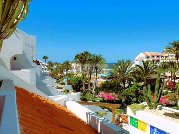 Oportunidad Única en el Prestigioso Parque Santiago 3 – Apartamento en la Mejor Zona de Playa de Las Américas