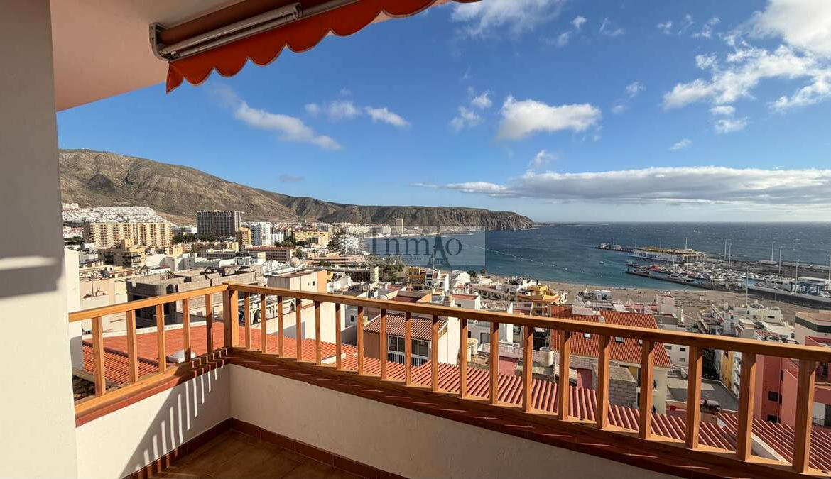 Oportunidad Apartamento en pleno centro de los Cristianos con vistas directa al mar